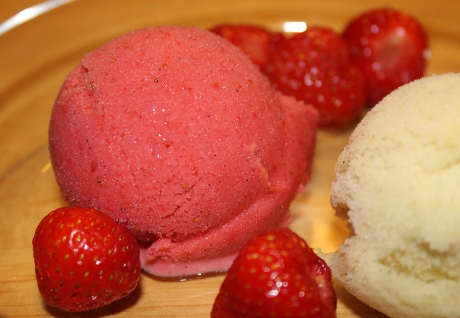 Erdbeer-Milch-Eis